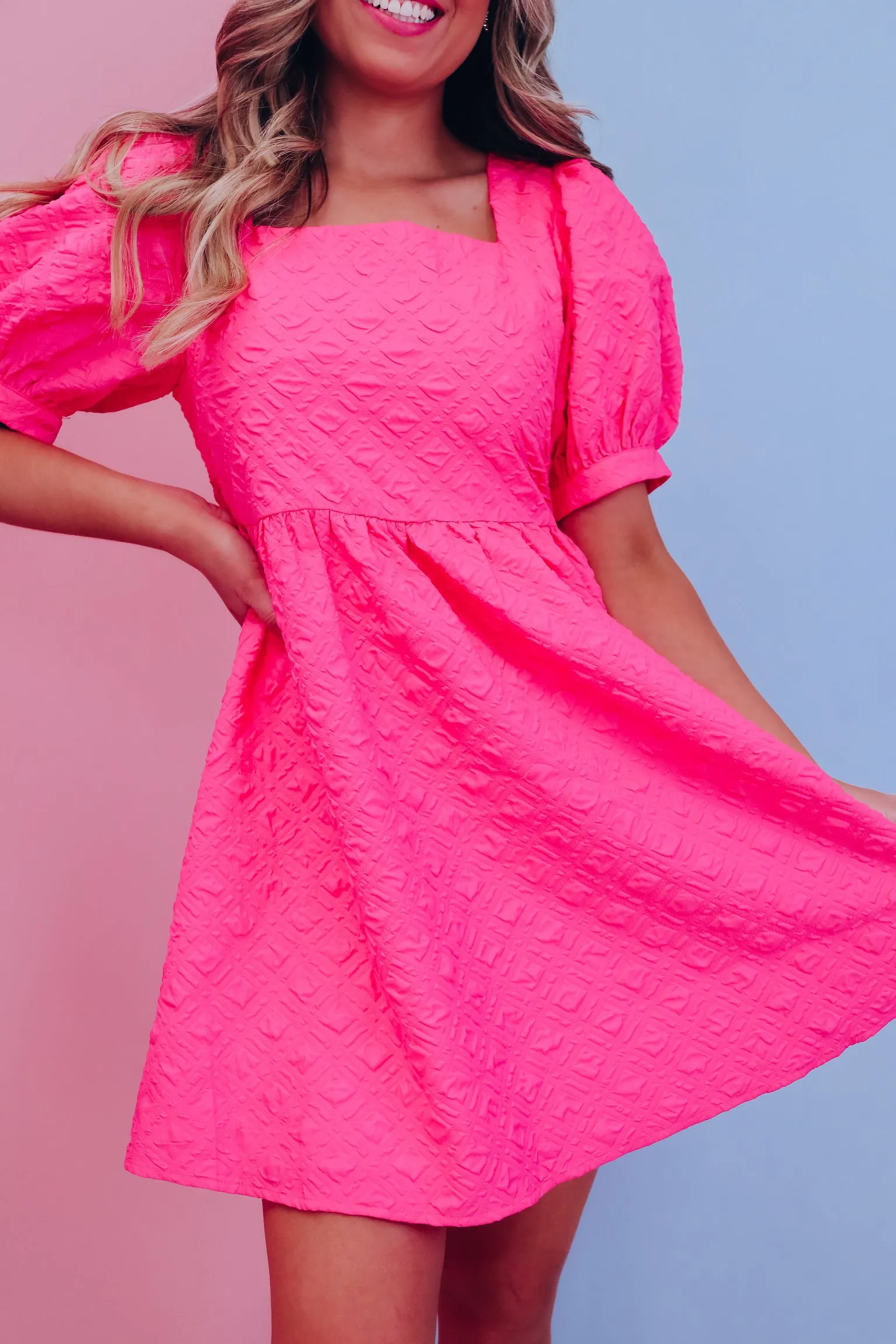 Evie Embossed Puff Sleeve Dress - Pink