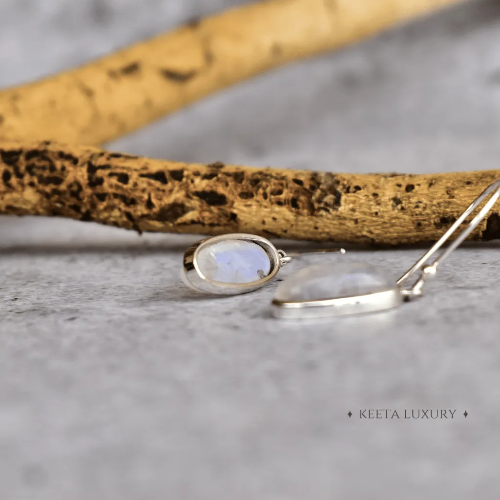 Oval Regency - Moonstone Dangle