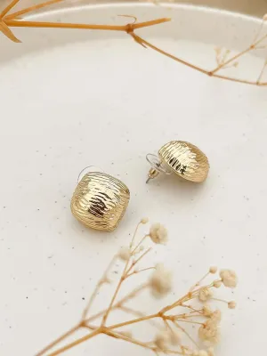 Simplified Geometric Hammered Metal Stud