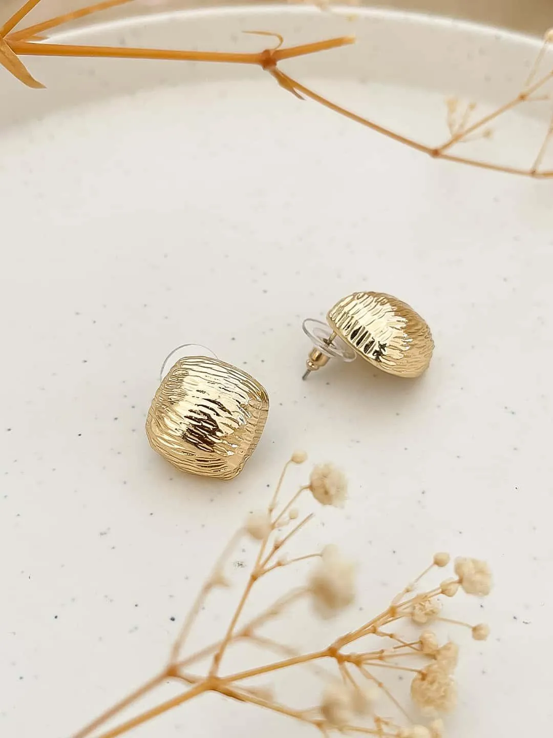 Simplified Geometric Hammered Metal Stud