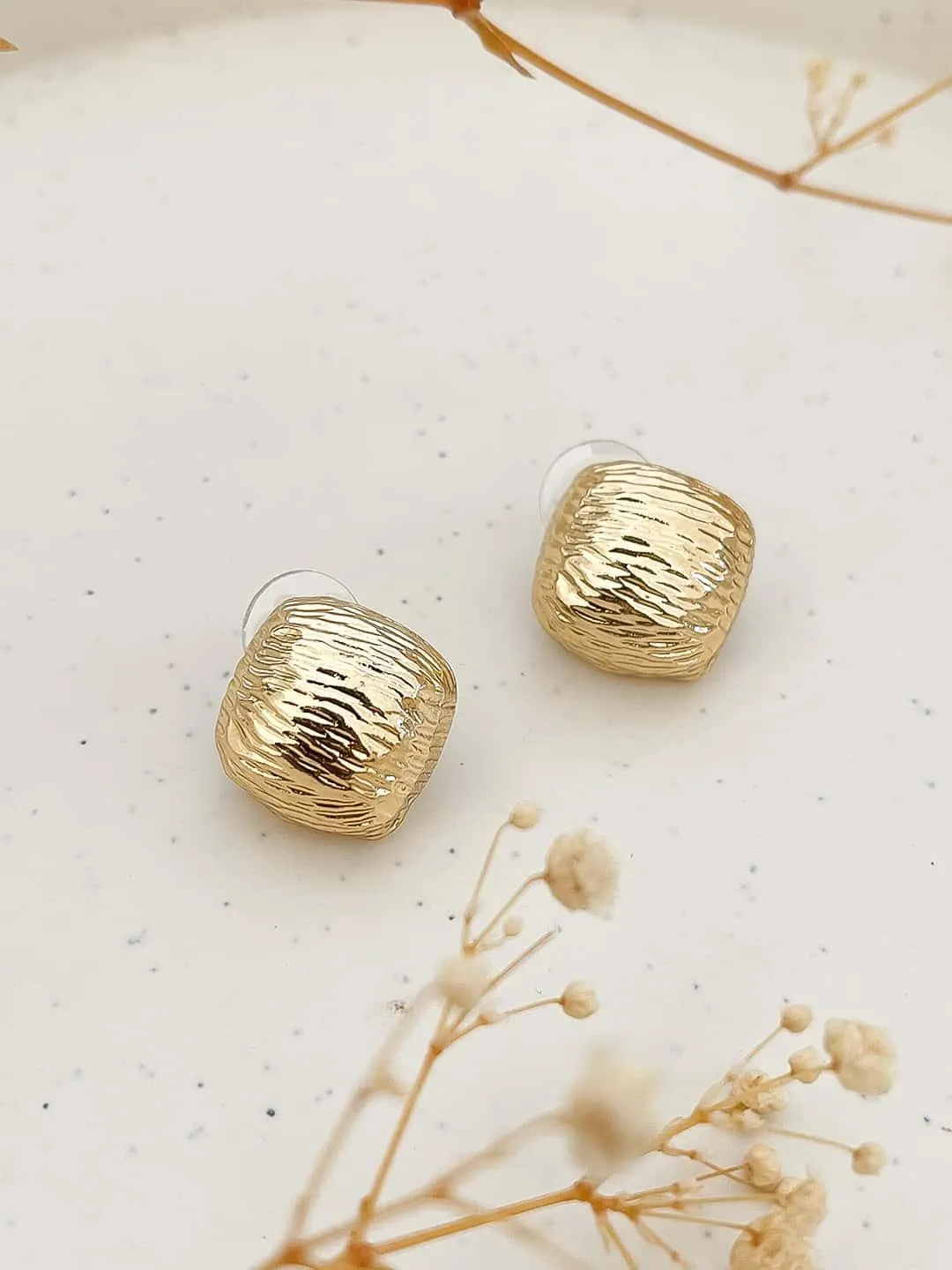 Simplified Geometric Hammered Metal Stud